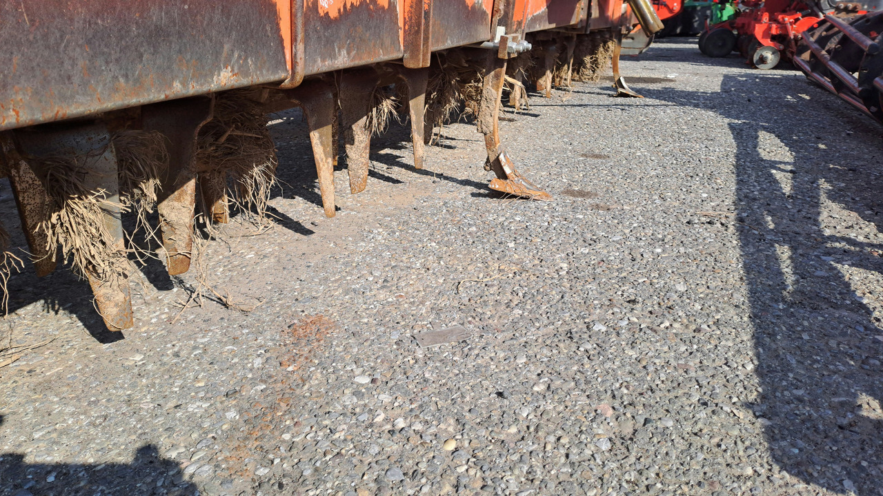 ERPICE ROTANTE MASCHIO AQUILA 6 METRI MOD 6000 * CR - Bodenfräse: das Bild 3 ERPICE ROTANTE MASCHIO AQUILA 6 METRI MOD 6000 * CR - Bodenfräse: das Bild 3