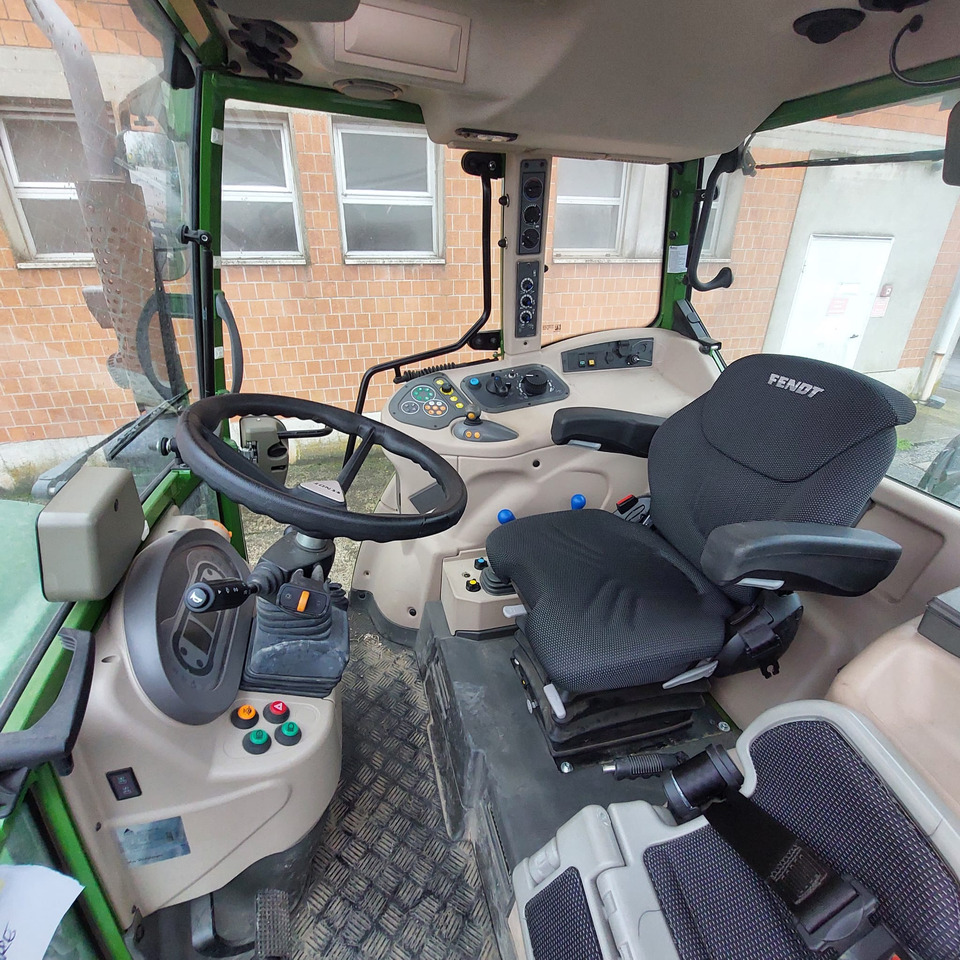 FENDT 211 - Traktor: das Bild 5 FENDT 211 - Traktor: das Bild 5