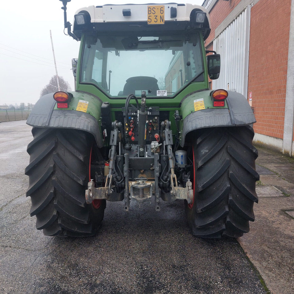 FENDT 211 - Traktor: das Bild 2 FENDT 211 - Traktor: das Bild 2