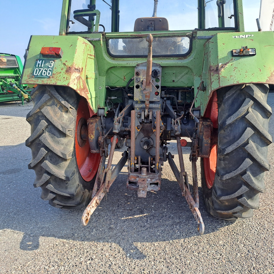 FENDT 303 LS FARMER - Traktor: das Bild 5 FENDT 303 LS FARMER - Traktor: das Bild 5