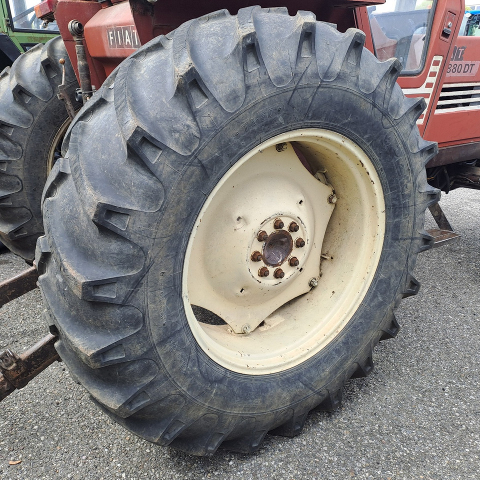 FIAT 880 DT - Traktor: das Bild 5 FIAT 880 DT - Traktor: das Bild 5