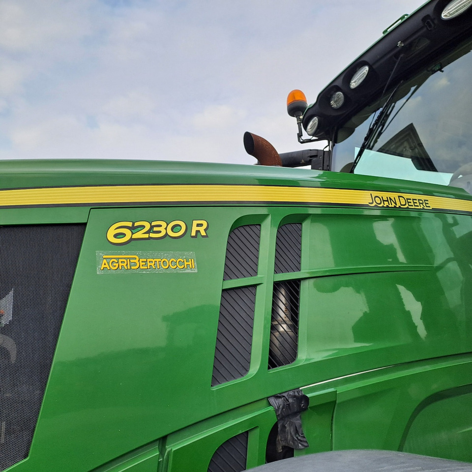 JOHN DEERE 6230R PREMIUM EDITION - Traktor: das Bild 4 JOHN DEERE 6230R PREMIUM EDITION - Traktor: das Bild 4