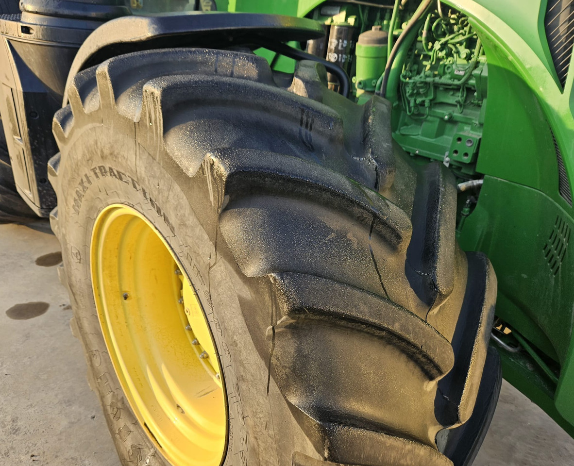 JOHN DEERE 8320R - Traktor: das Bild 5 JOHN DEERE 8320R - Traktor: das Bild 5