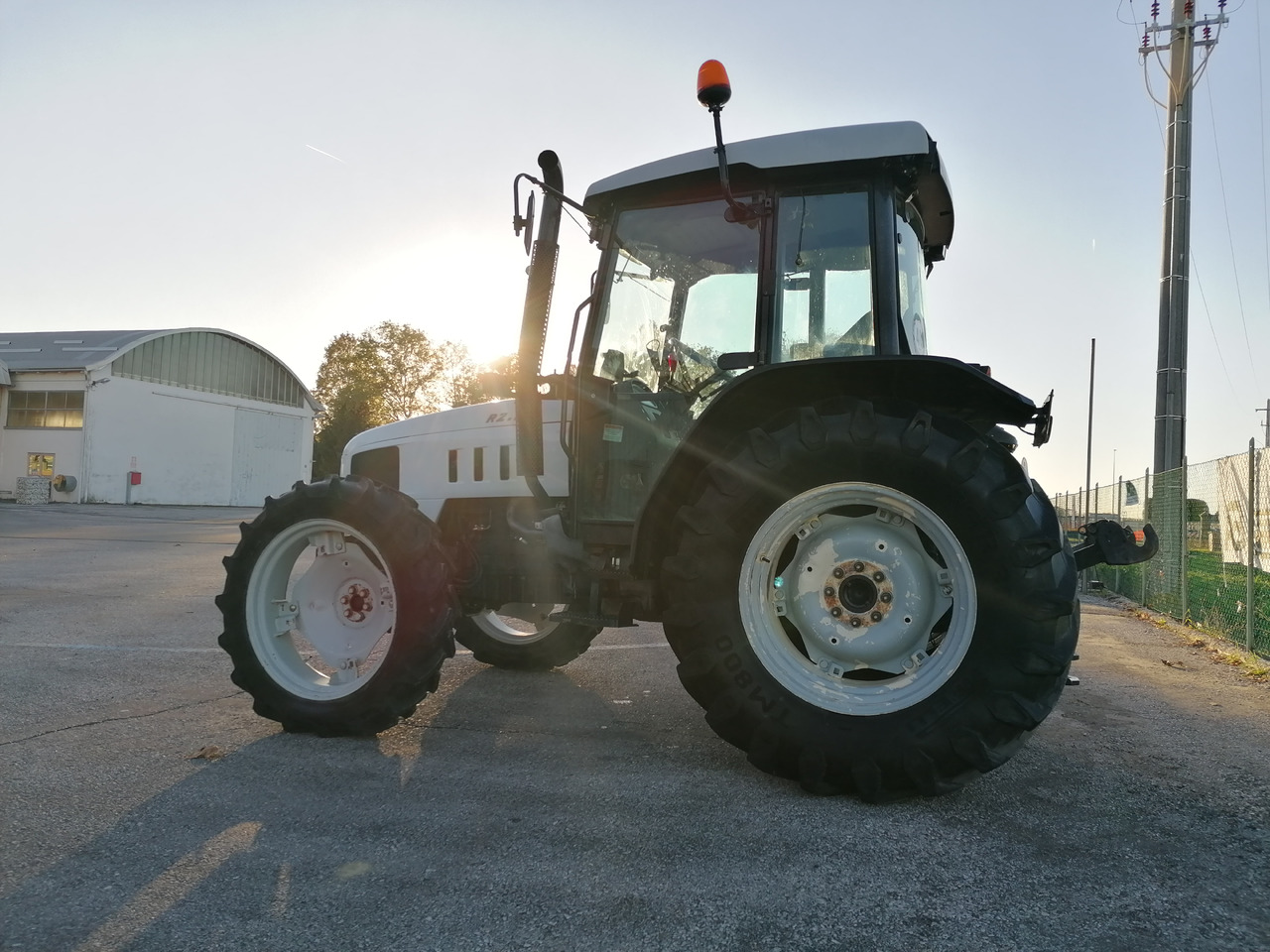 LAMBORGHINI R2.86 - Traktor: das Bild 4 LAMBORGHINI R2.86 - Traktor: das Bild 4