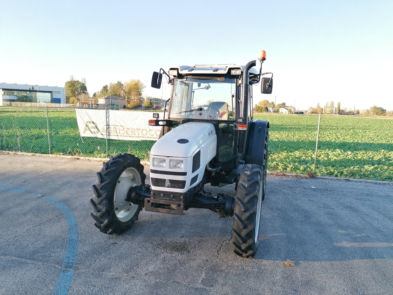 LAMBORGHINI R2.86 - Traktor: das Bild 2 LAMBORGHINI R2.86 - Traktor: das Bild 2