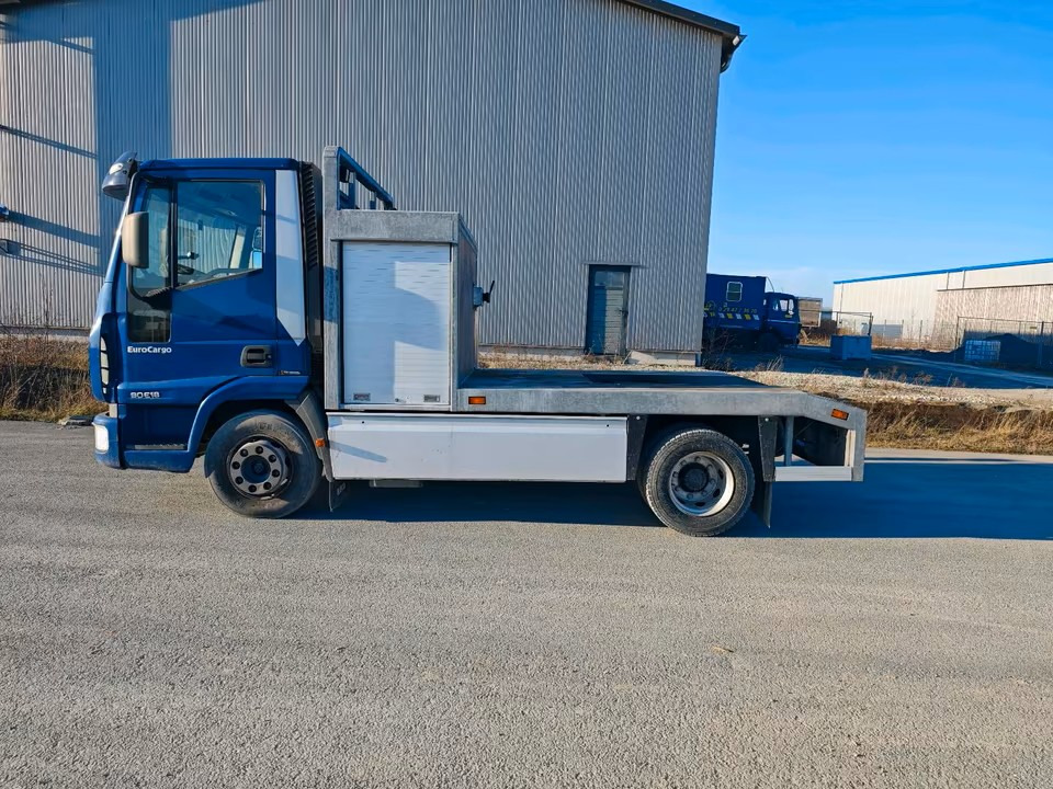 Iveco Eurocargo 90E18 - Sattelzugmaschine: das Bild 4 Iveco Eurocargo 90E18 - Sattelzugmaschine: das Bild 4