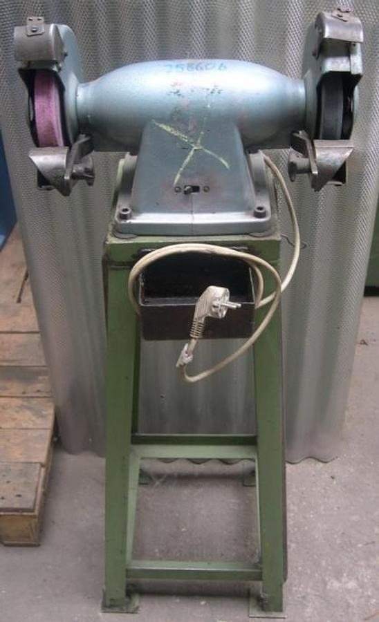Doppelschleifbock AEG - Metallbearbeitungsmaschine: das Bild 1 Doppelschleifbock AEG - Metallbearbeitungsmaschine: das Bild 1