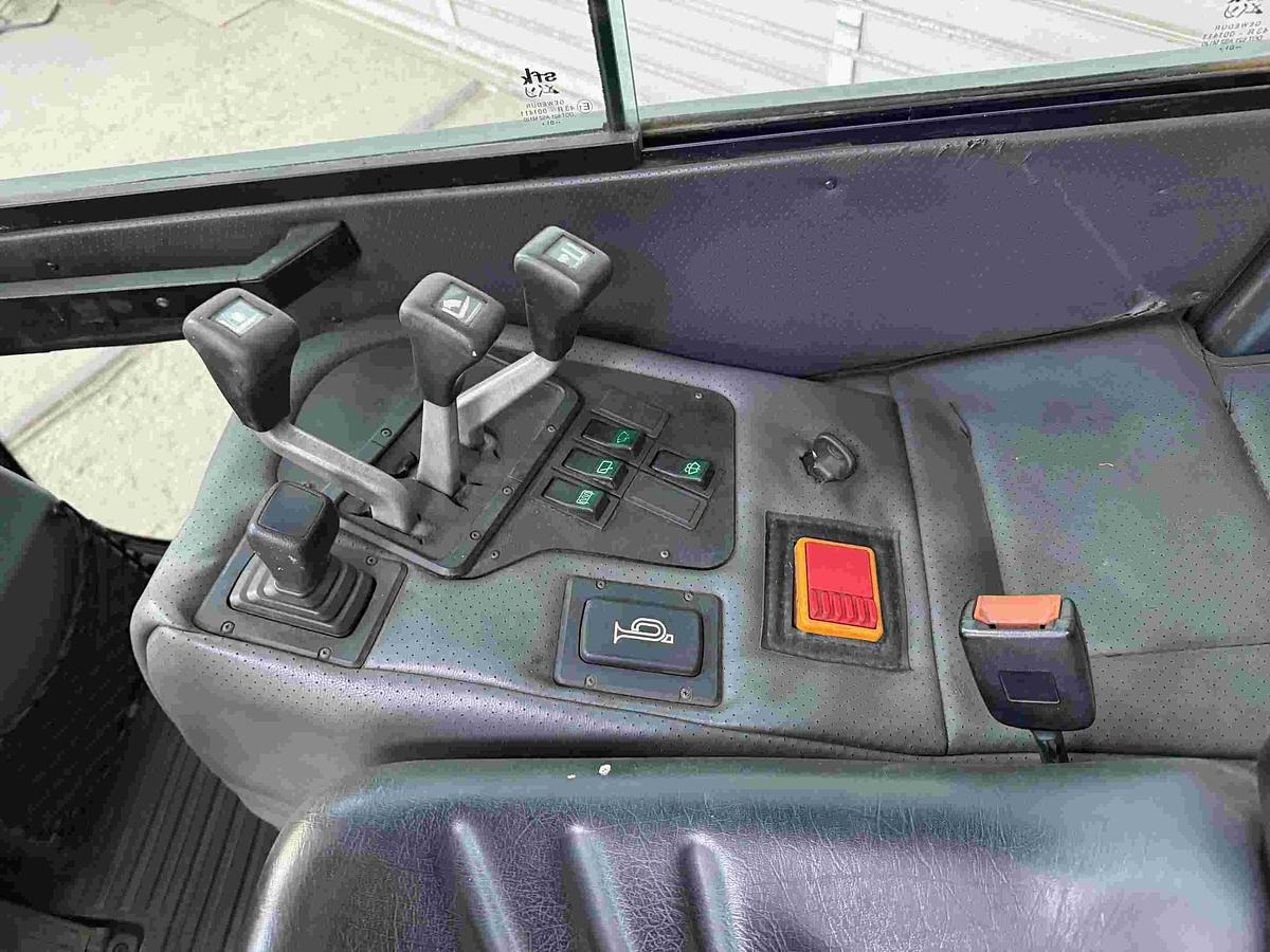 Gabelstapler JUNGHEINRICH, mit Gasantrieb - Treibgasstapler: das Bild 5 Gabelstapler JUNGHEINRICH, mit Gasantrieb - Treibgasstapler: das Bild 5