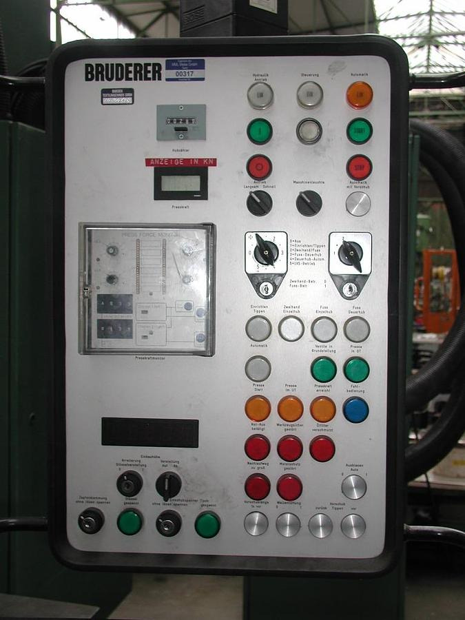 Kniehebelpresse BRUDERER - Metallbearbeitungsmaschine: das Bild 2 Kniehebelpresse BRUDERER - Metallbearbeitungsmaschine: das Bild 2