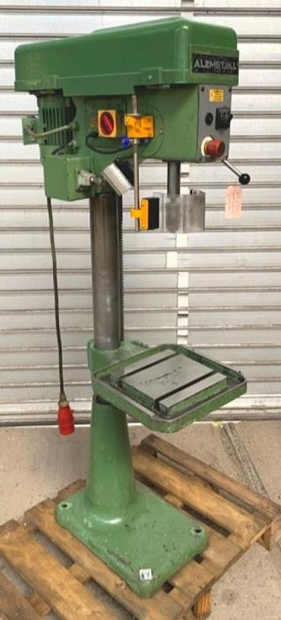 Säulenbohrmaschine ALZMETALL - Standbohrmaschine: das Bild 2 Säulenbohrmaschine ALZMETALL - Standbohrmaschine: das Bild 2