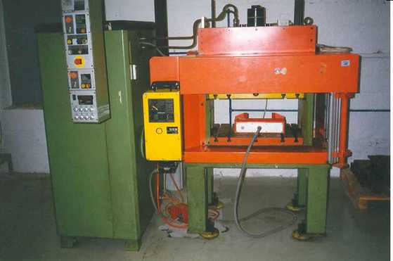 WANZKE SP 30 - Stanzautomaten - Metallbearbeitungsmaschine: das Bild 1 WANZKE SP 30 - Stanzautomaten - Metallbearbeitungsmaschine: das Bild 1