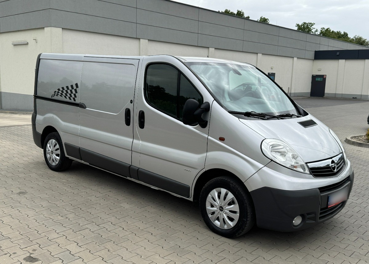 Opel Vivaro 2.0 DCI 115KM 2013 Rok SERWISOWANY Bezwypadkowy Super Stan - Kastenwagen: das Bild 4 Opel Vivaro 2.0 DCI 115KM 2013 Rok SERWISOWANY Bezwypadkowy Super Stan - Kastenwagen: das Bild 4