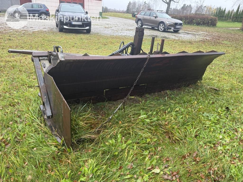 Holms KHT-320 - Schneepflug: das Bild 1 Holms KHT-320 - Schneepflug: das Bild 1