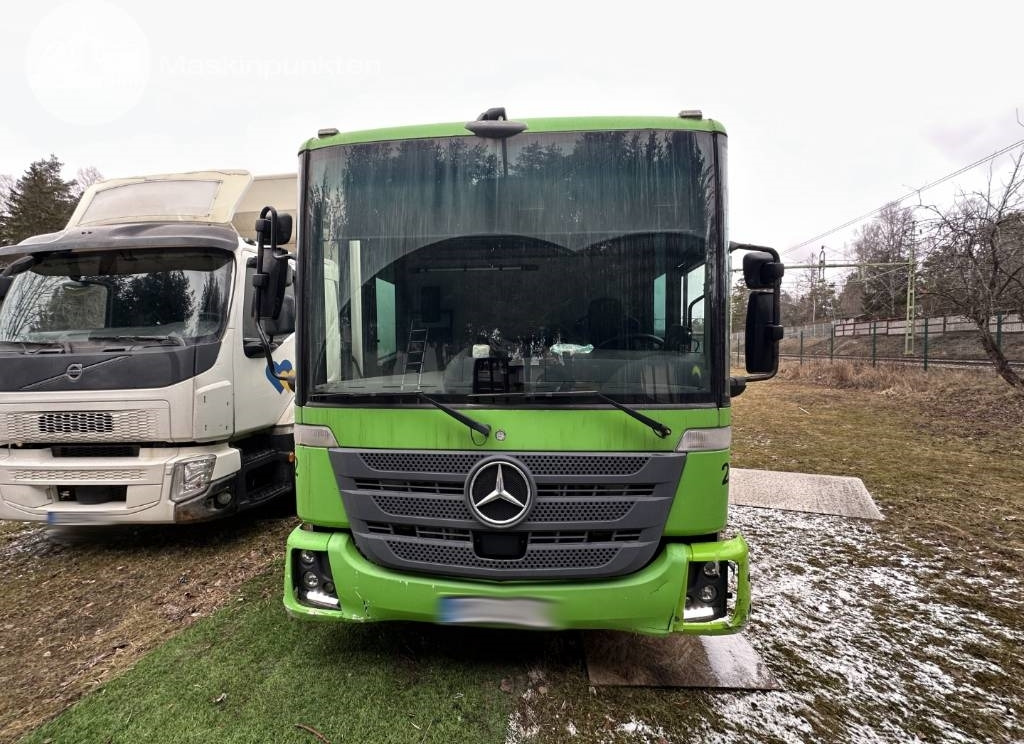 Mercedes-Benz Econic - Koffer LKW: das Bild 4 Mercedes-Benz Econic - Koffer LKW: das Bild 4