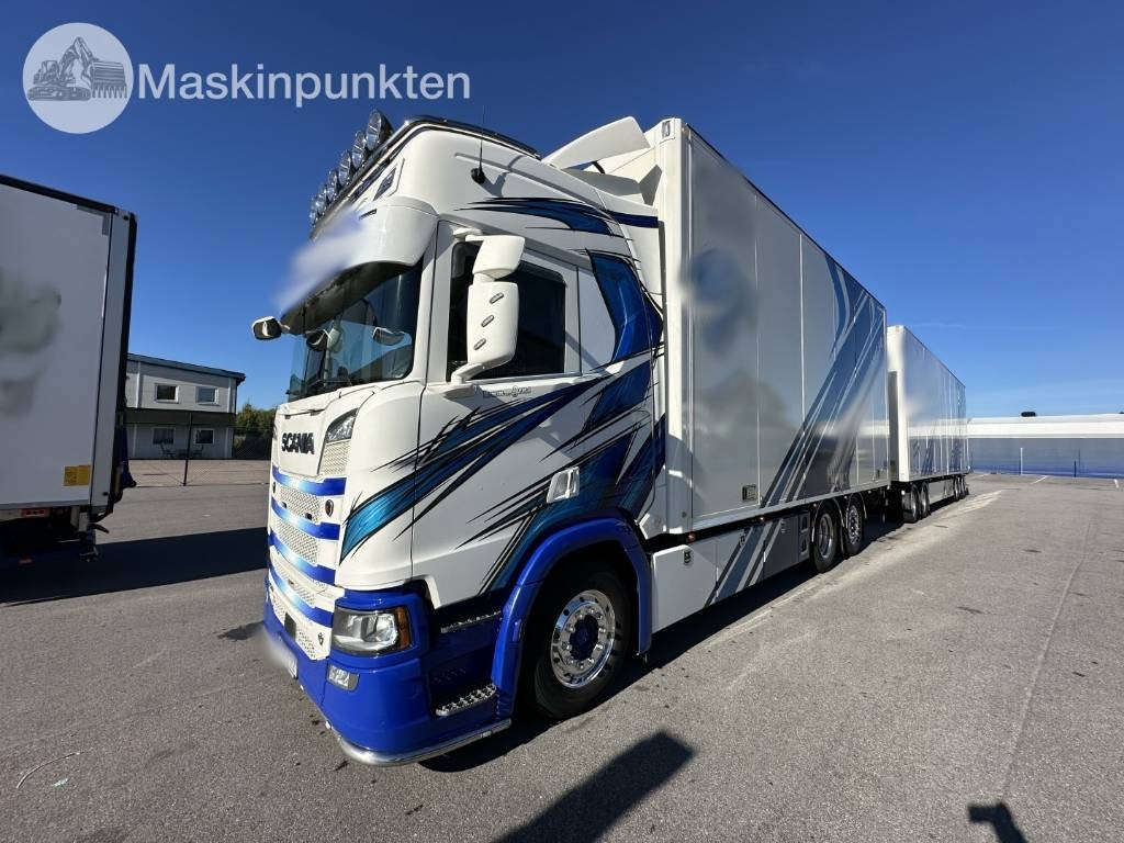 Scania R 520 - Koffer LKW: das Bild 1 Scania R 520 - Koffer LKW: das Bild 1