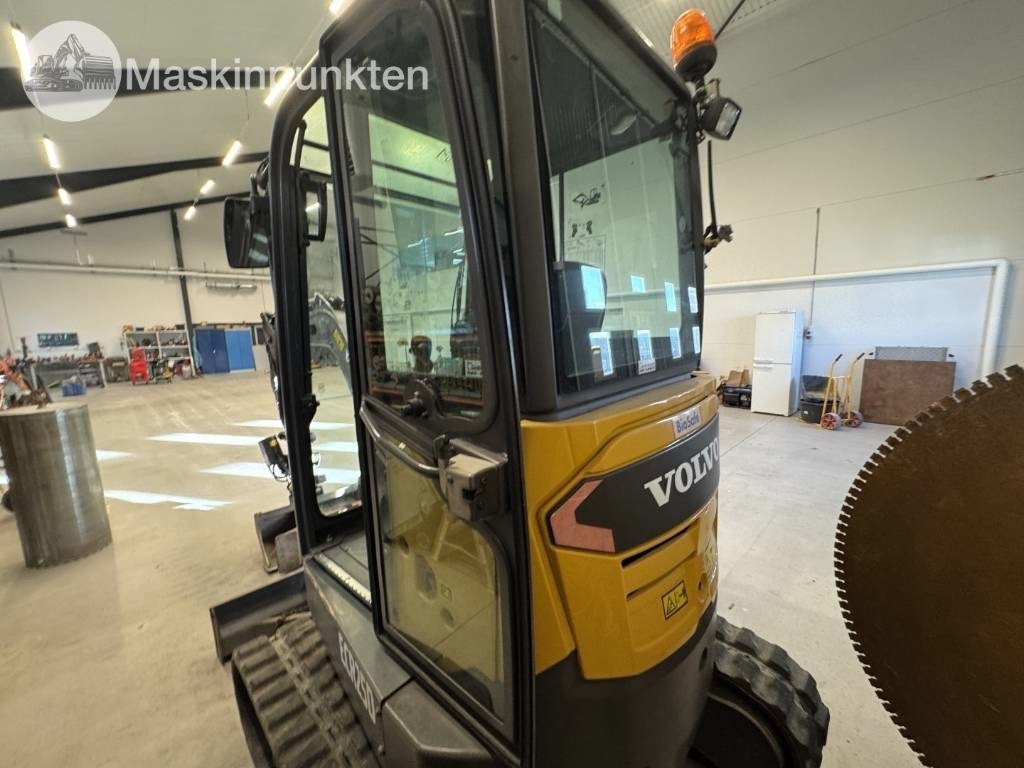 Volvo ECR 25 D - Minibagger: das Bild 2 Volvo ECR 25 D - Minibagger: das Bild 2
