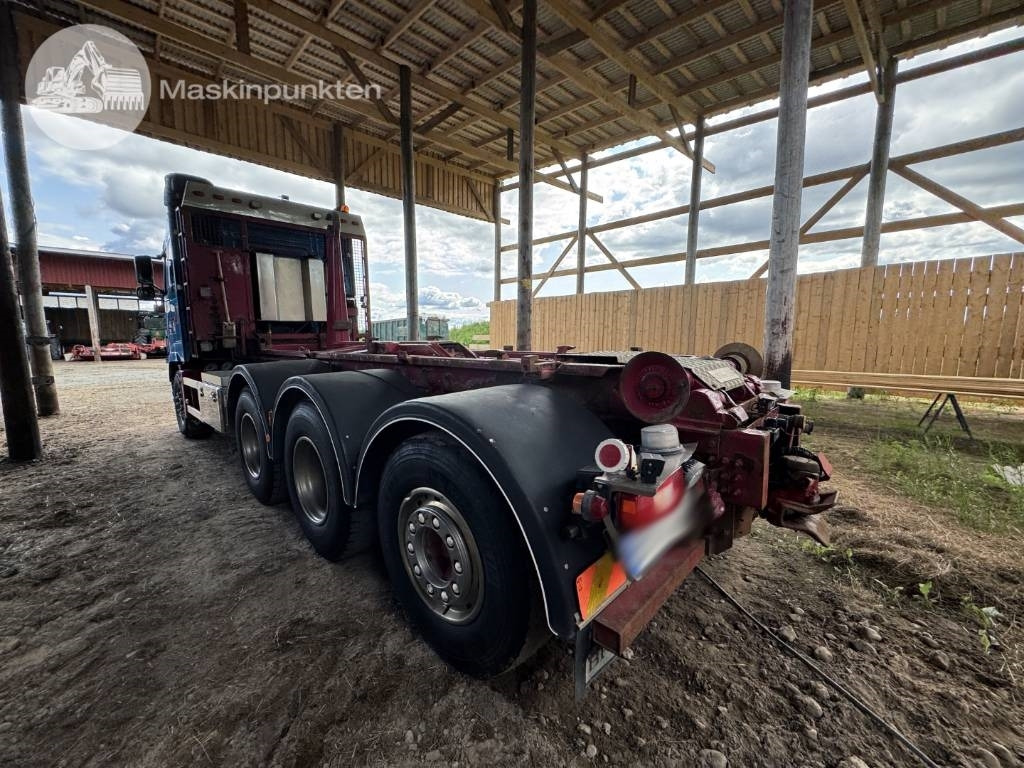 Volvo FH 16 550 - Abrollkipper: das Bild 2 Volvo FH 16 550 - Abrollkipper: das Bild 2