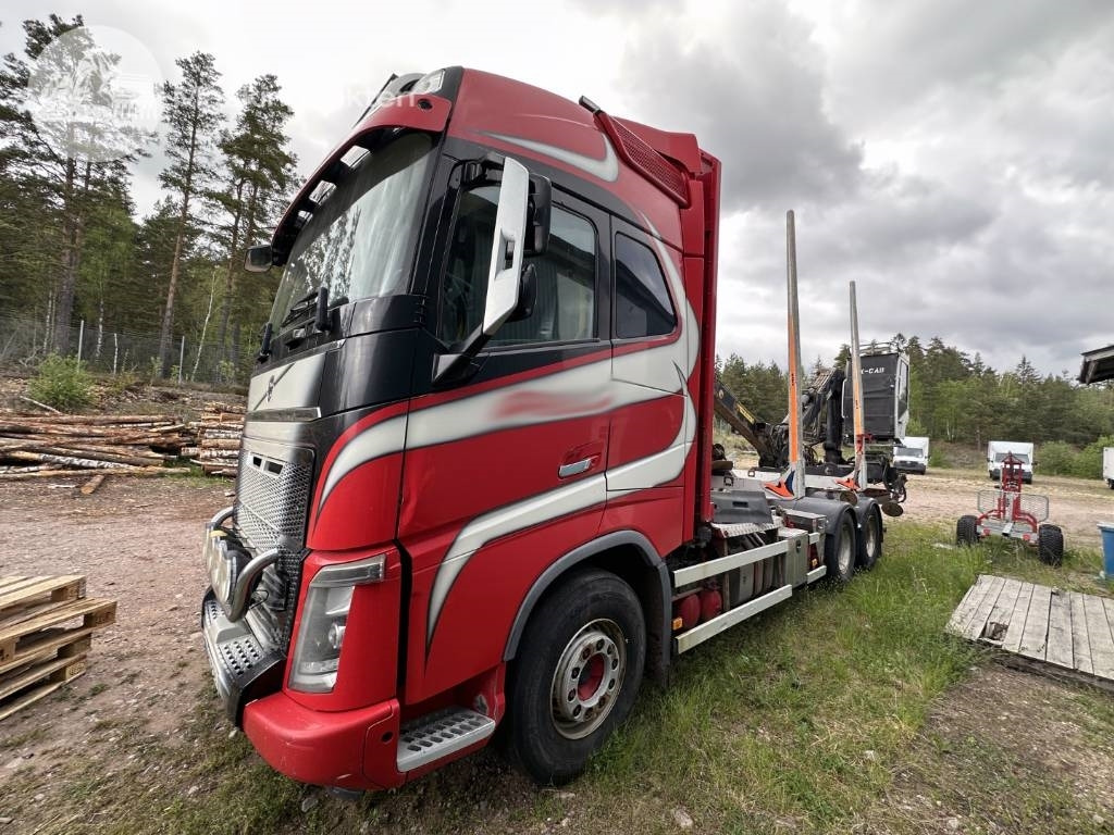Volvo FH 16 750 - Holztransporter: das Bild 2 Volvo FH 16 750 - Holztransporter: das Bild 2