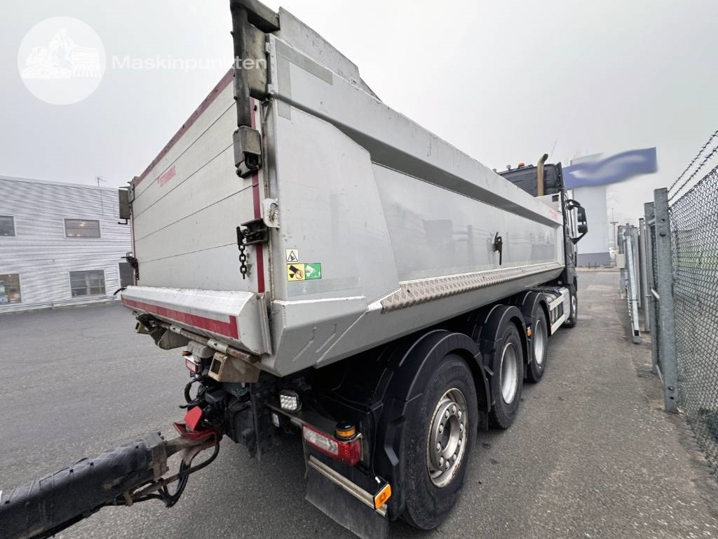 Volvo FH 16 750 - Kipper: das Bild 4 Volvo FH 16 750 - Kipper: das Bild 4