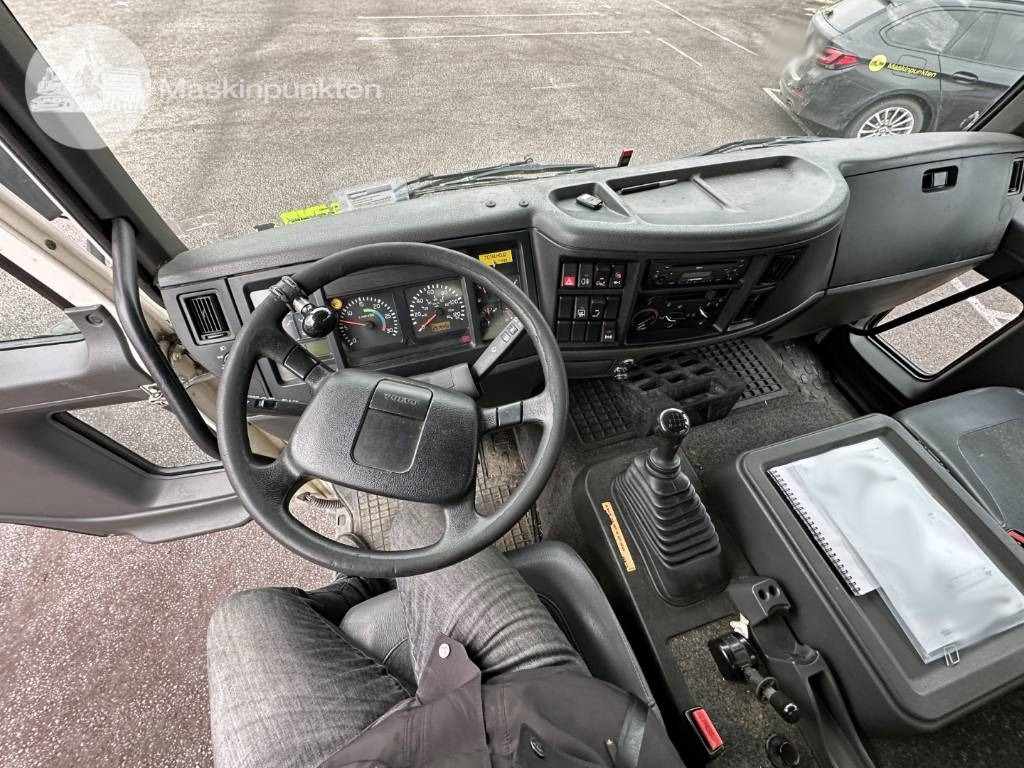 Koffer LKW Volvo FL 612: das Bild 15