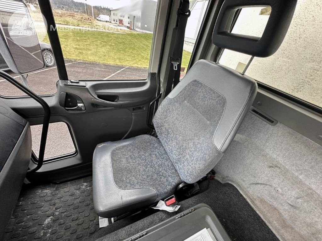Koffer LKW Volvo FL 612: das Bild 16