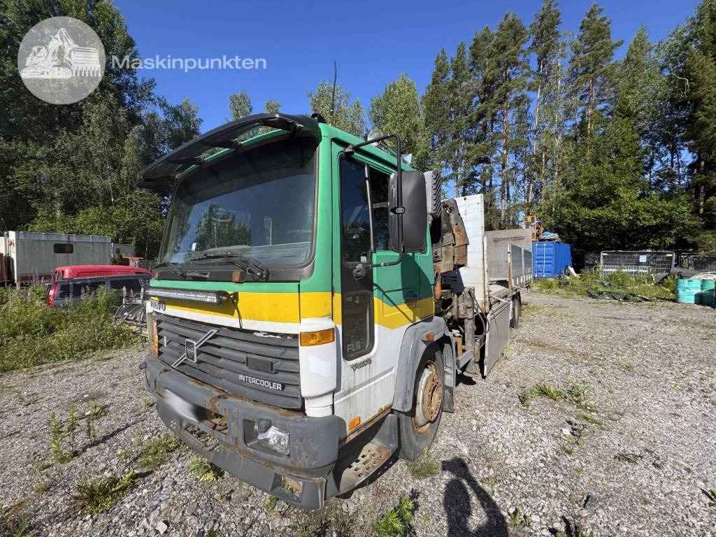 Volvo FL 614 - Autokran: das Bild 1 Volvo FL 614 - Autokran: das Bild 1