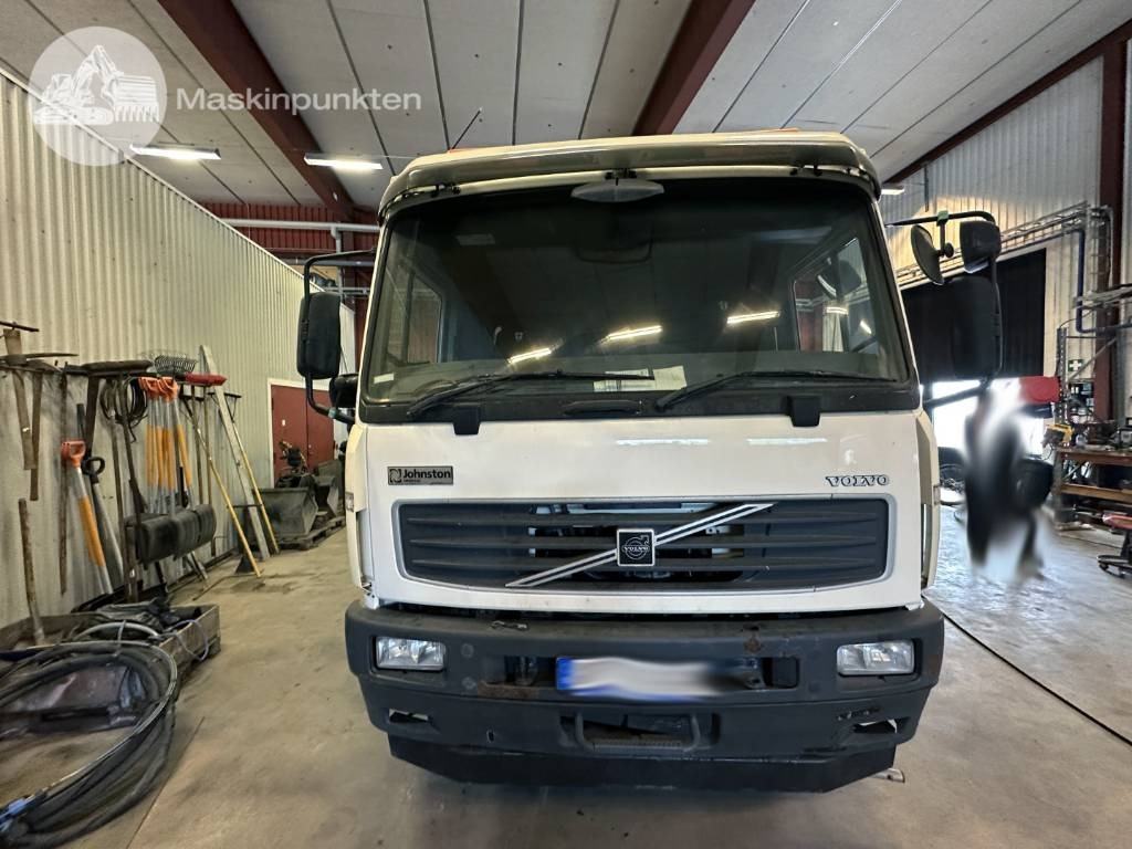 Volvo FL 618 - Müllwagen: das Bild 2 Volvo FL 618 - Müllwagen: das Bild 2