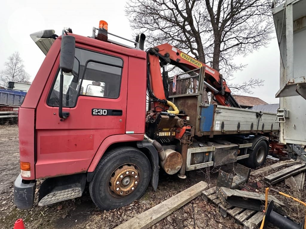 Volvo FL7 - Autokran: das Bild 2 Volvo FL7 - Autokran: das Bild 2