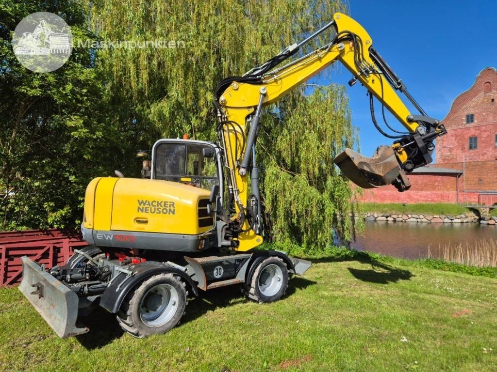 Wacker Neuson EW 100 med vagn - Mobilbagger: das Bild 1 Wacker Neuson EW 100 med vagn - Mobilbagger: das Bild 1