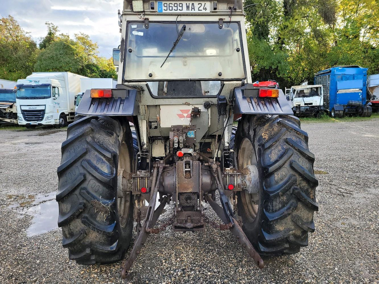 MASSEY FERGUSON 390T-4RM - Traktor: das Bild 5 MASSEY FERGUSON 390T-4RM - Traktor: das Bild 5