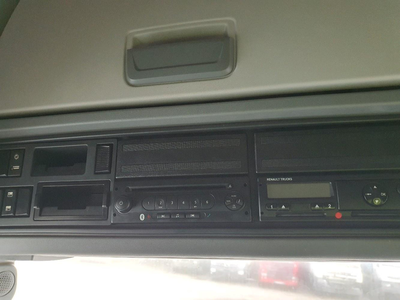 Sattelzugmaschine RENAULT T520: das Bild 13