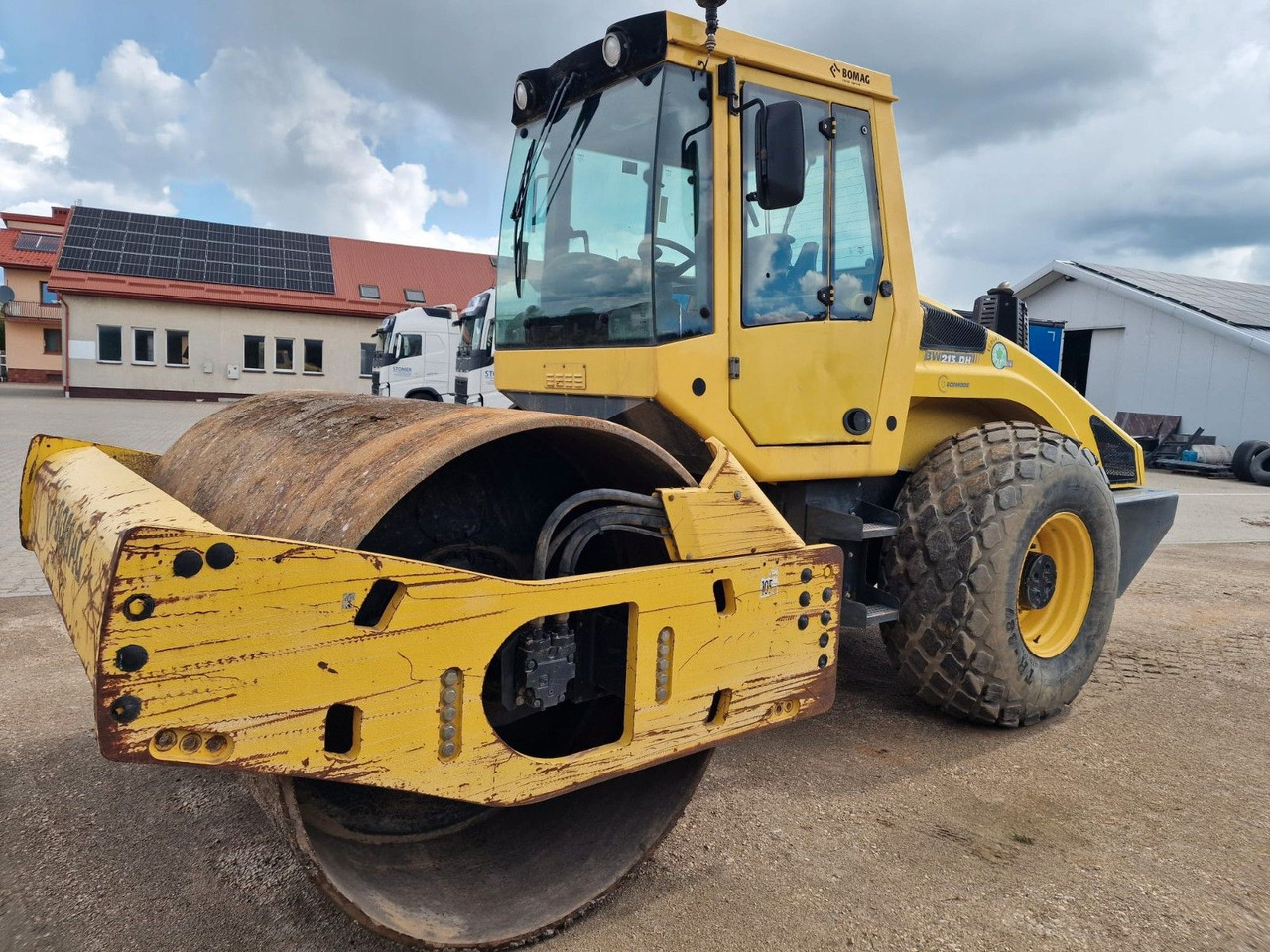 BOMAG Bw 213 DH-4 - Walzenzug: das Bild 1 BOMAG Bw 213 DH-4 - Walzenzug: das Bild 1