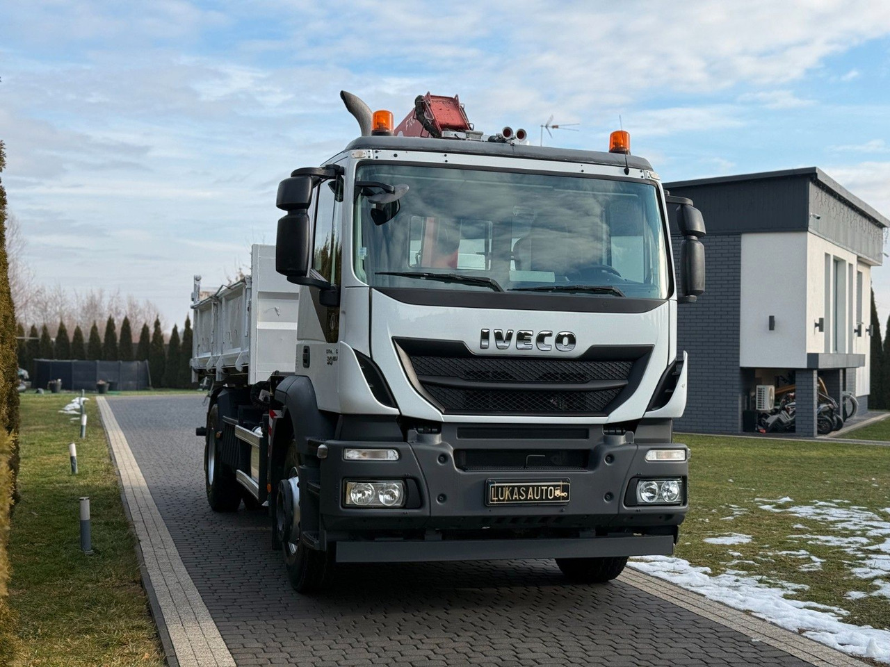 Iveco STRALIS 330 / 4x2/ TIPPER /FASSI F135 - Autokran: das Bild 2 Iveco STRALIS 330 / 4x2/ TIPPER /FASSI F135 - Autokran: das Bild 2