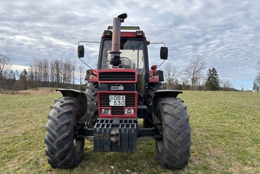 CASE IH 1455 XL - Traktor: das Bild 2 CASE IH 1455 XL - Traktor: das Bild 2