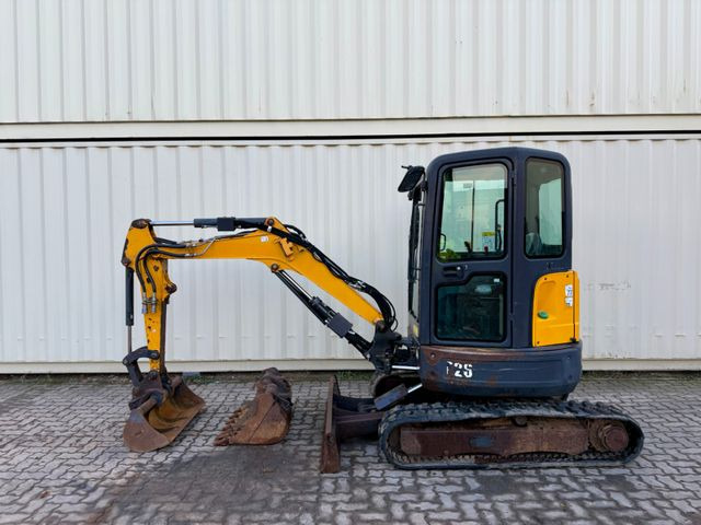 Bobcat E26 / 2016 BJ / 3 x Löffel / 3.905 H - Minibagger: das Bild 2 Bobcat E26 / 2016 BJ / 3 x Löffel / 3.905 H - Minibagger: das Bild 2