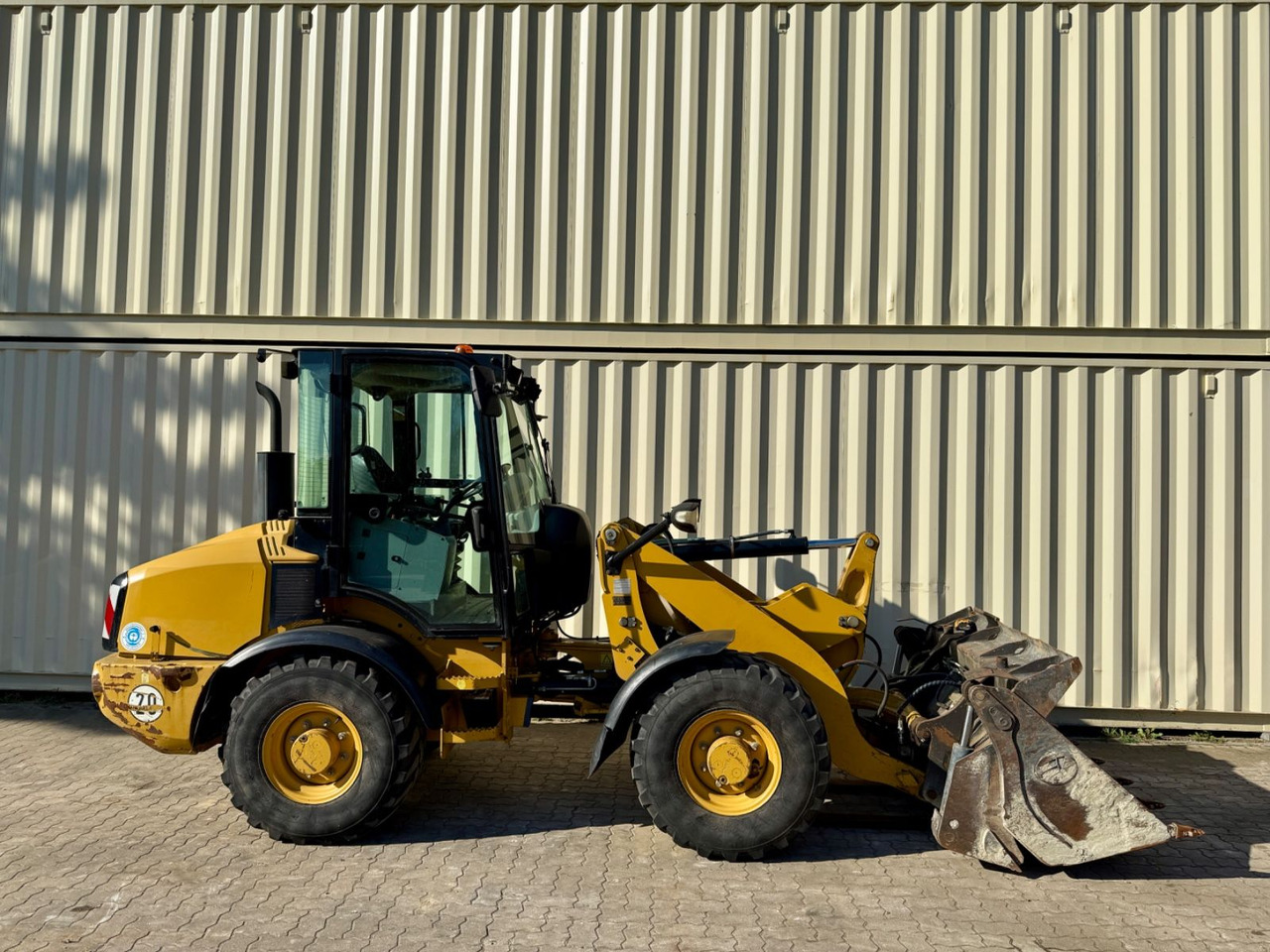 Radlader CAT 907H2 / 2014 BJ / 6.390 H / Schaufel + Gabel: das Bild 7