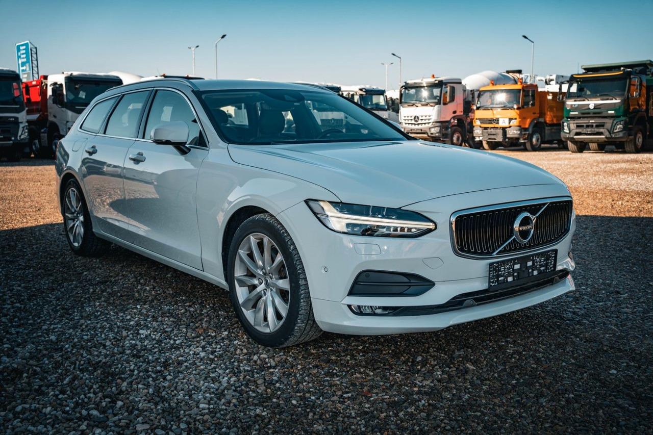 Volvo V90 D4 Momentum 2.0D - PKW: das Bild 1 Volvo V90 D4 Momentum 2.0D - PKW: das Bild 1