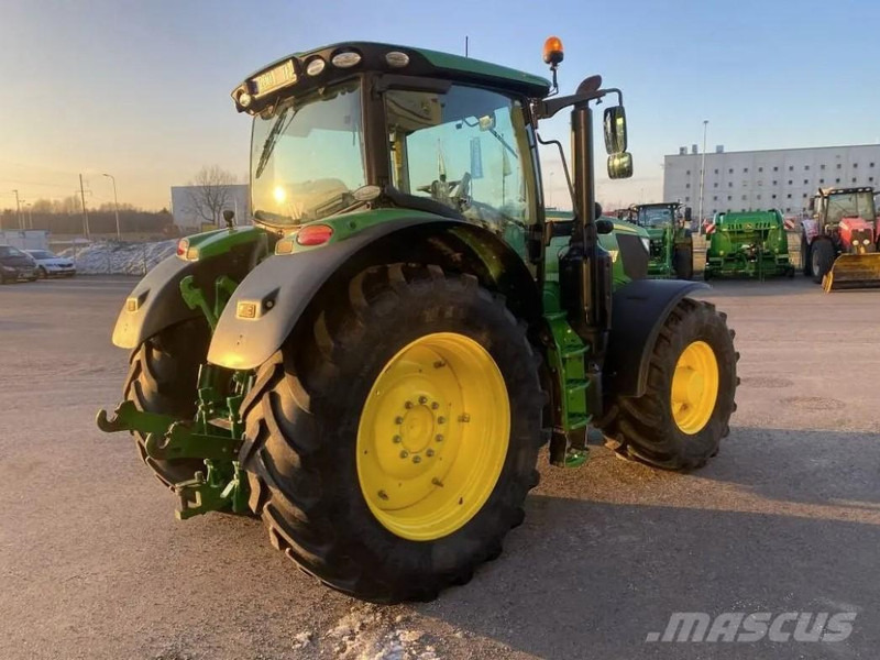 John Deere 6215R - Traktor: das Bild 3 John Deere 6215R - Traktor: das Bild 3