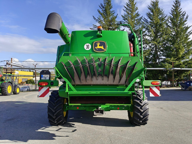 John Deere W650 i 722X - Mähdrescher: das Bild 5 John Deere W650 i 722X - Mähdrescher: das Bild 5