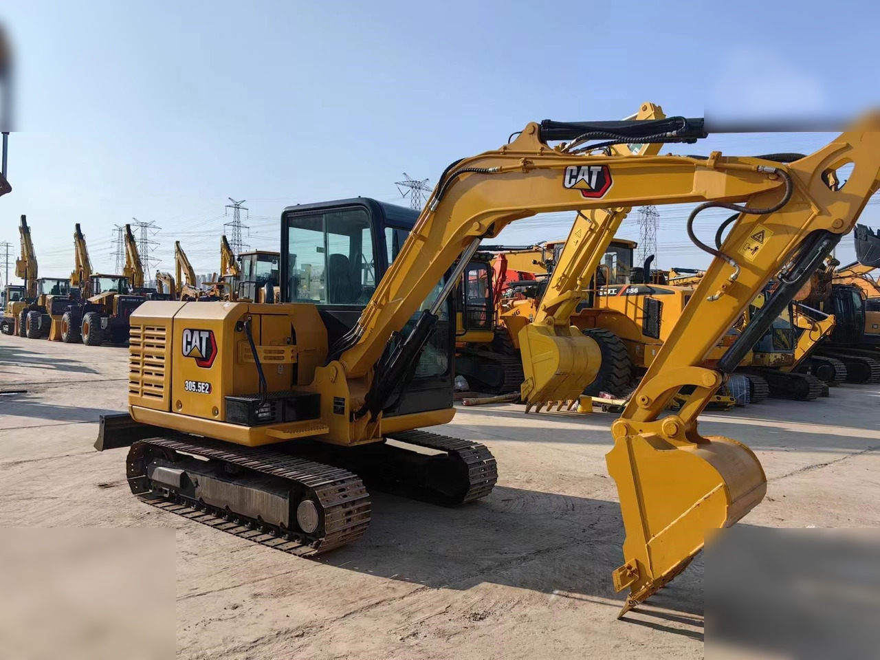 CATERPILLAR 305.5E2 - Minibagger: das Bild 2 CATERPILLAR 305.5E2 - Minibagger: das Bild 2