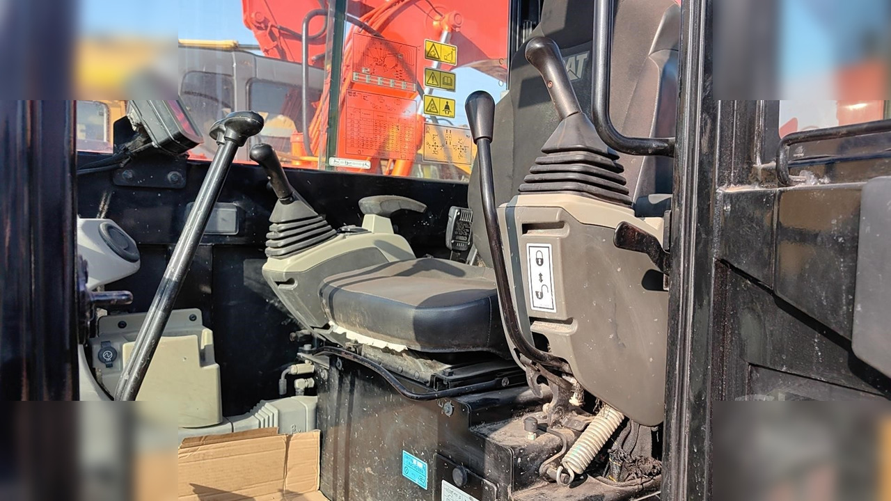 CATERPILLAR 305.5E2 - Minibagger: das Bild 4 CATERPILLAR 305.5E2 - Minibagger: das Bild 4
