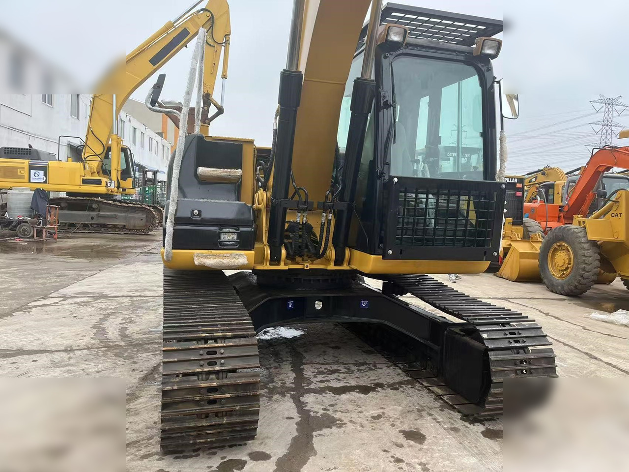 CATERPILLAR 313D2 GC - Kettenbagger: das Bild 4 CATERPILLAR 313D2 GC - Kettenbagger: das Bild 4