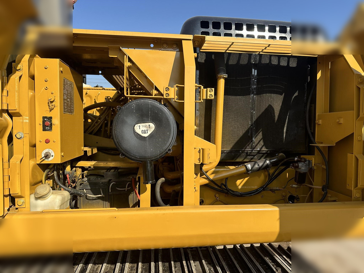CATERPILLAR 320BL - Kettenbagger: das Bild 5 CATERPILLAR 320BL - Kettenbagger: das Bild 5