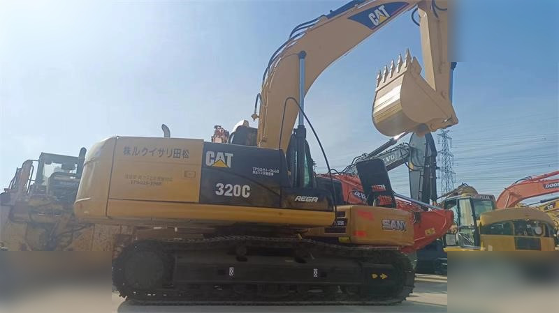 CATERPILLAR 320C - Kettenbagger: das Bild 1 CATERPILLAR 320C - Kettenbagger: das Bild 1