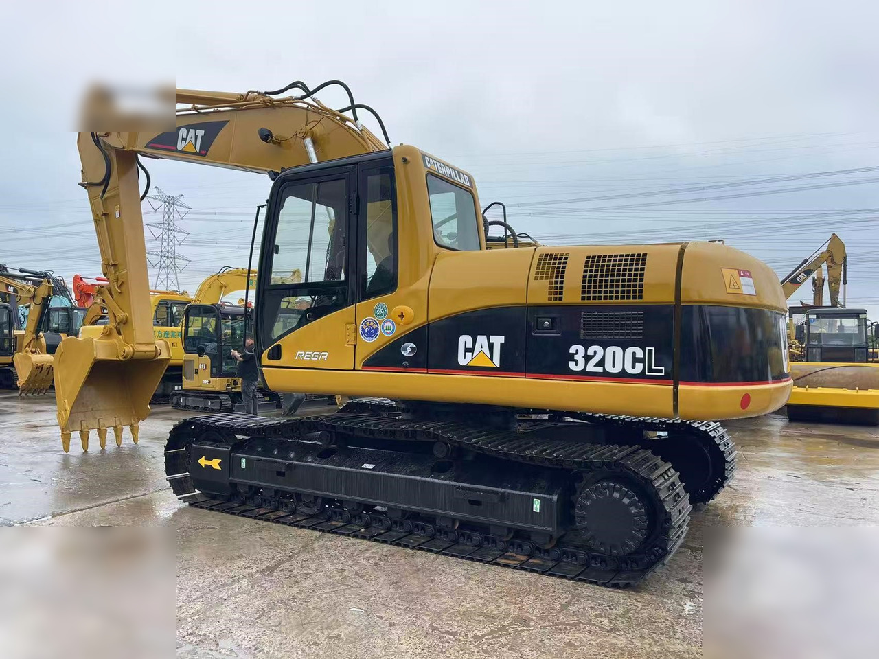 CATERPILLAR 320CL - Kettenbagger: das Bild 2 CATERPILLAR 320CL - Kettenbagger: das Bild 2