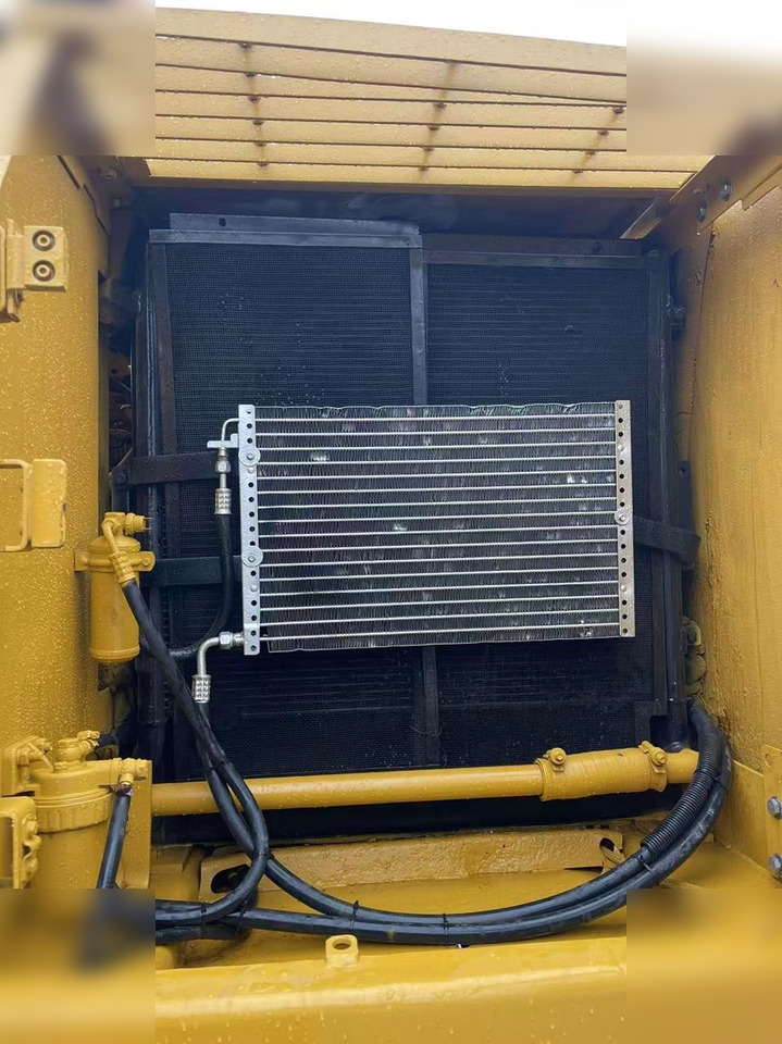 CATERPILLAR 320CL - Kettenbagger: das Bild 5 CATERPILLAR 320CL - Kettenbagger: das Bild 5