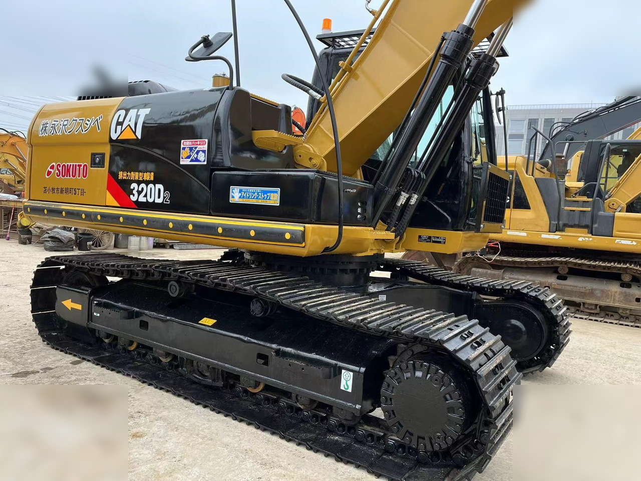 CATERPILLAR 320D2 - Kettenbagger: das Bild 5 CATERPILLAR 320D2 - Kettenbagger: das Bild 5