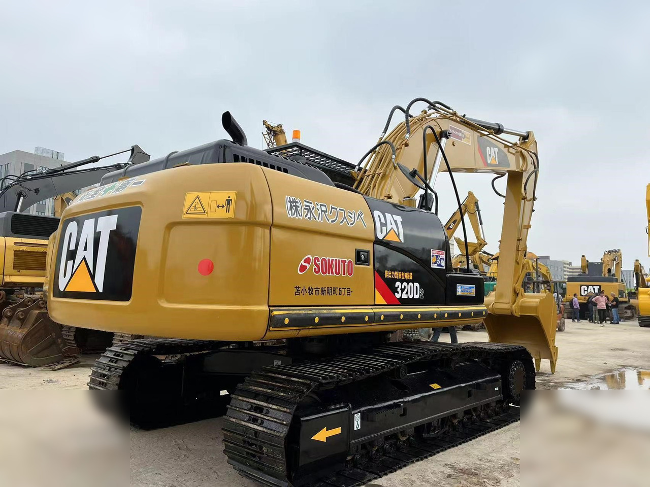 CATERPILLAR 320D2 - Kettenbagger: das Bild 3 CATERPILLAR 320D2 - Kettenbagger: das Bild 3