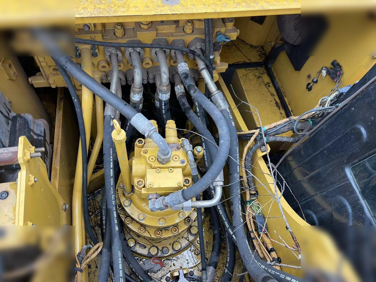 CATERPILLAR 320GC - Kettenbagger: das Bild 5 CATERPILLAR 320GC - Kettenbagger: das Bild 5