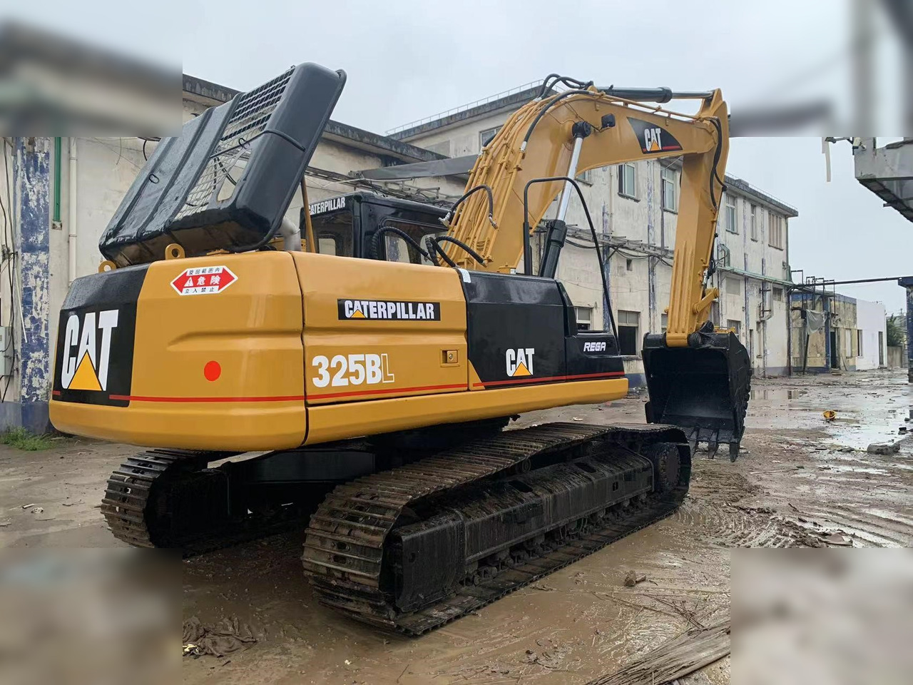 CATERPILLAR 325BL - Kettenbagger: das Bild 5 CATERPILLAR 325BL - Kettenbagger: das Bild 5